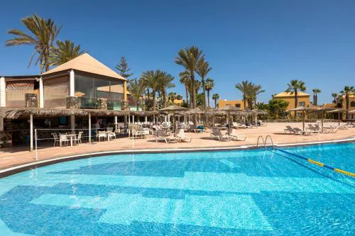 Home2Book Tranquil Oasis Apt, Pool & Terrace