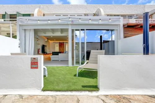 New - Amazing apartment by the beach