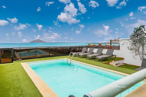Villa Oasis Beachfront Corralejo By Holidays Home