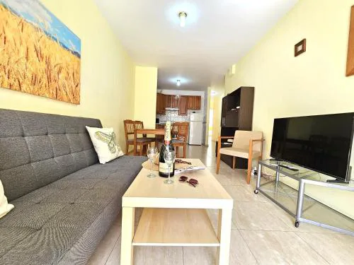 1A Apartment Abrigos, Wifi and balcony