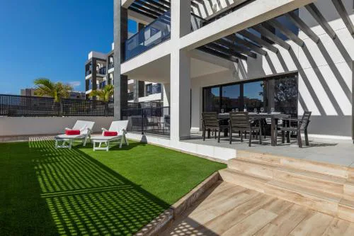 MEDANO4YOU The Strelitzia Terrace