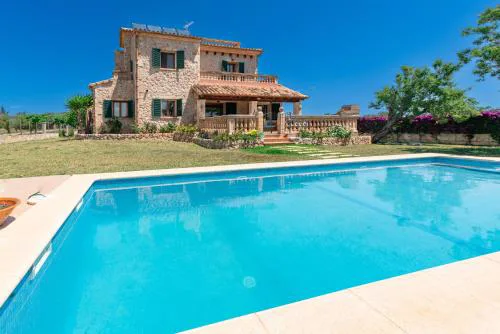Villa Els Amatllers by Sealand Villas