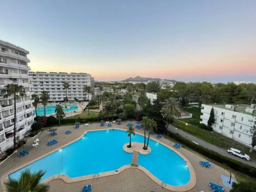 Blick auf's Meer See Berge &Pool