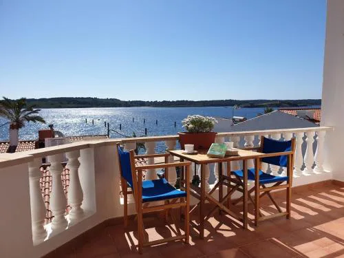 Roca Fornells, Vistas al mar en Fornells F98