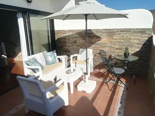 NORTH CLIFF APARTMENT *The Ocean Beneath your Feet*
