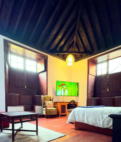 Caleton-Gara-Suites