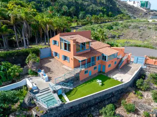 Casa Naranja