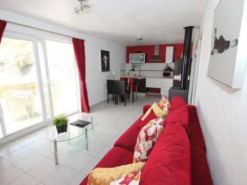 Holiday Home Casa Romeo mit Kaminofen und Sonnenterrasse by Interhome