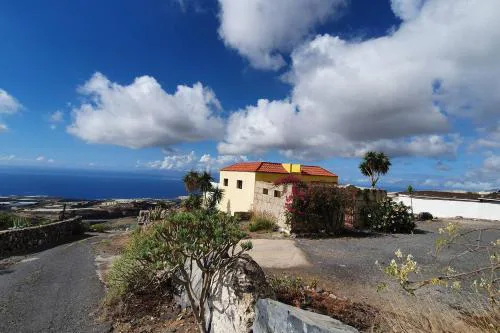 Sunny Island Retreat in Tejina de Isora