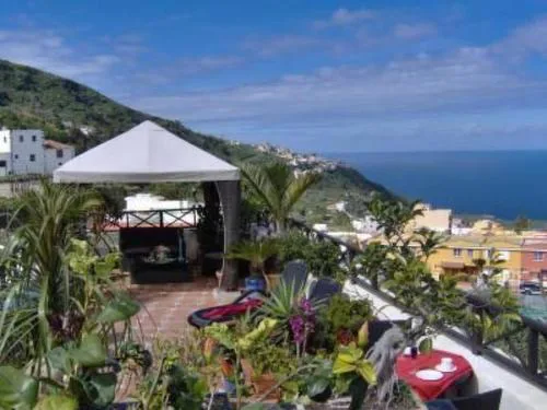 Apartment mit Blick auf das Wasser by Interhome