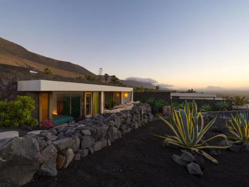 Canaryislandshost I Famara Soul Suite