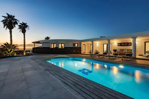Casa Marina with pool, garden and terrace
