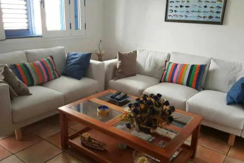 Famara *Sweet Home*