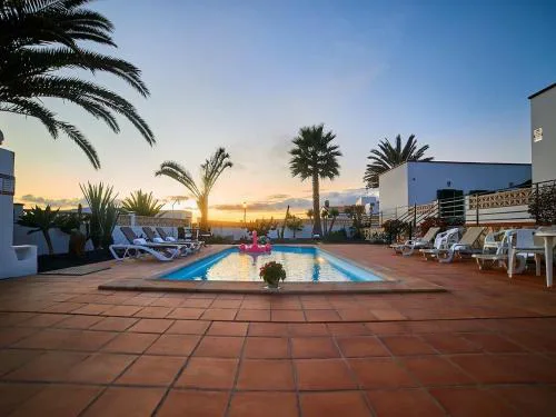 Spacious Holiday Home in La Oliva