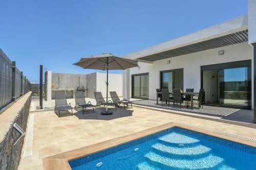 Villa Dorada del Roque, heated pool & luxury in El Roque