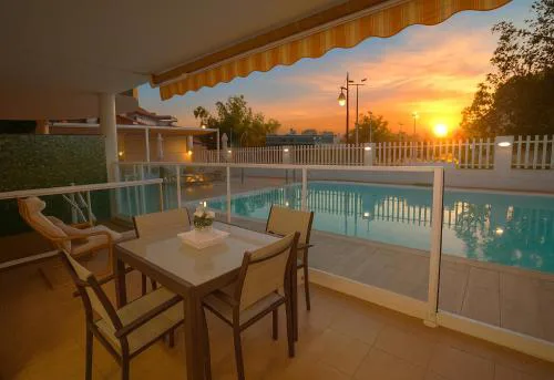 GOLDEN BEACH MOGAN
