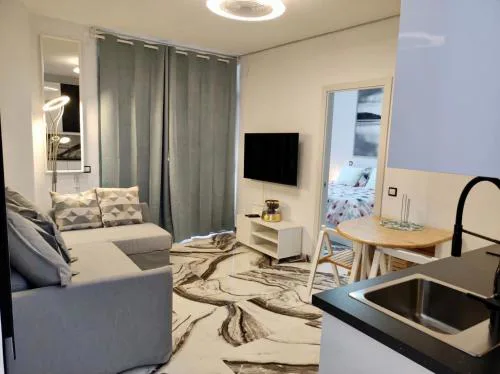 2 Bedrooms Flat + Balcony + Parking at Las Canteras Beach