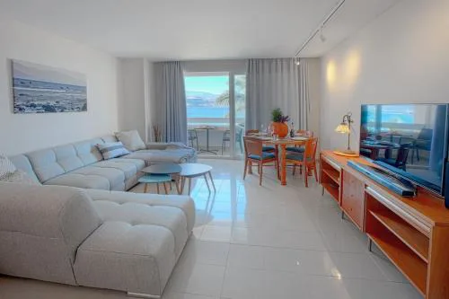 Beachfront apartment in Playa de Las Canteras