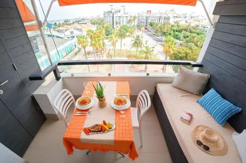 Estudio con terraza vista mar II