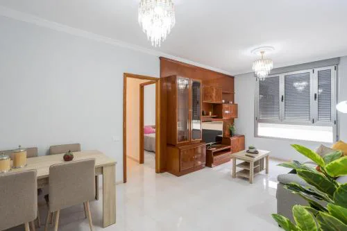 Flatguest Las Canteras Beach 10 + Wifi + 5 Pax