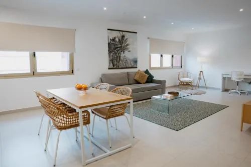 Las Canteras Beach Suites
