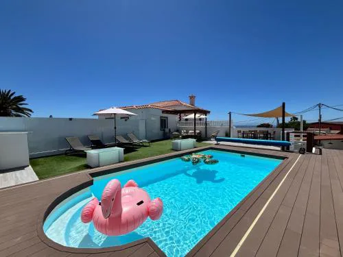 Private pool, parking, BBQ in the South of GC