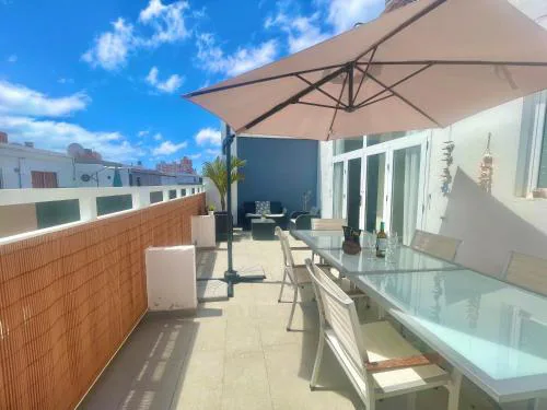 Sunny Terrace Apartment