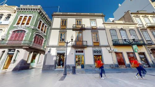 Triana Rooms EH