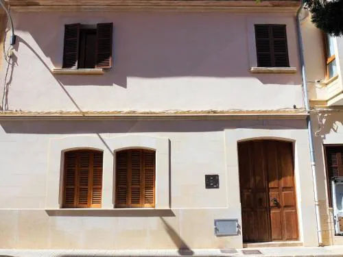 Born 23 - House with Pool in the centre of Lluchmayor. free wifi
