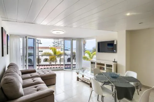 Apartment by the sea in Los Cristianos