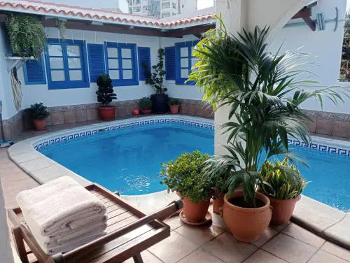 Beautiful Holiday Villa with heated private pool, Los Cristianos