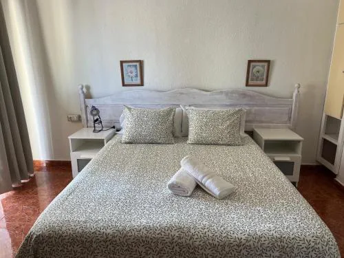 Habitacion doble con terraza a 50m de la playa Los Cristianos