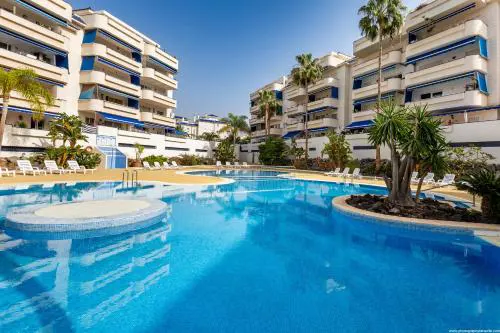 Los Cristianos 2 bedroom quiet complex 200 meters from the ocean