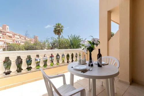 Lovely Studio Apartment Communal Heated Pool
