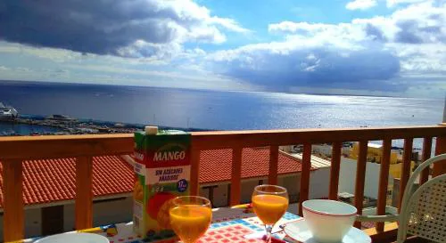 Ocean view over Los Cristianos, Playa las Vistas, WiFi