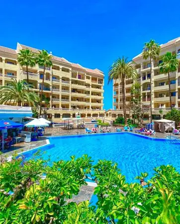 Peaceful & Bright Loft, HEATED POOL, NETFLIX, FREE WIFI & PARKING, TENNIS