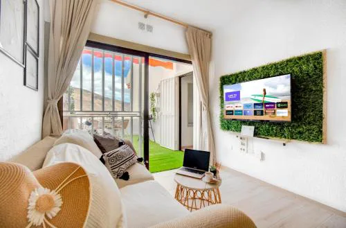 SEA VIEW, 5min BEACH, WiFi, POOL, CITY CENTER, DOLPHIN EXCURSIONS, KIDS FRIENDLY
