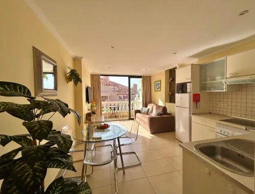 Superb Studio in Castle Harbour C011