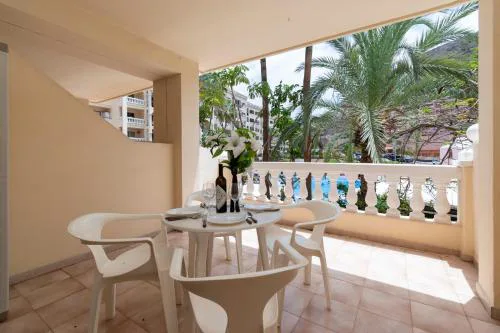 Tranquil Studio Apartment Communal Heated Pool