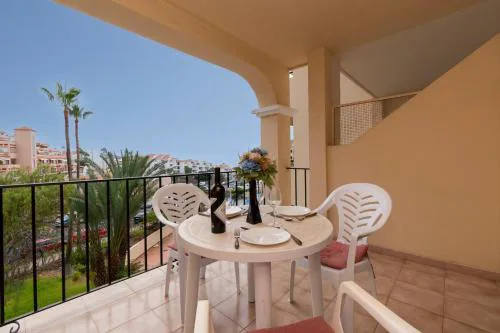 Tranquil Studio Apartment Communal Heated Pool