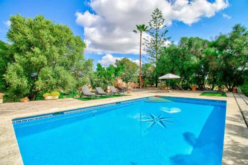 Finca Can Garbeta by Rentallorca