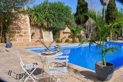LLORENÇ 1 auf Finca Zenara, Doppelzimmer mit Bad, XXl Pool, Gemeinschaftsküche, WIFI, AC, Yoga