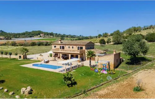 Villa Lorenzo Manacor by PriorityVillas