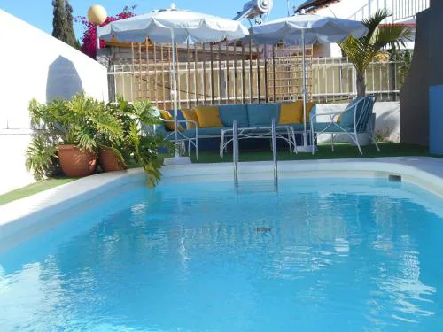 Beach Boys Resort Men Only solo hombres