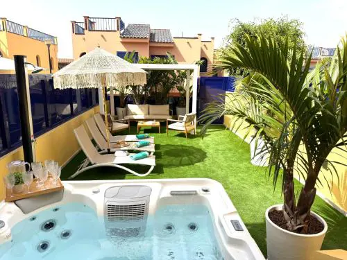 Oasis Beach Home Meloneras with jacuzzi