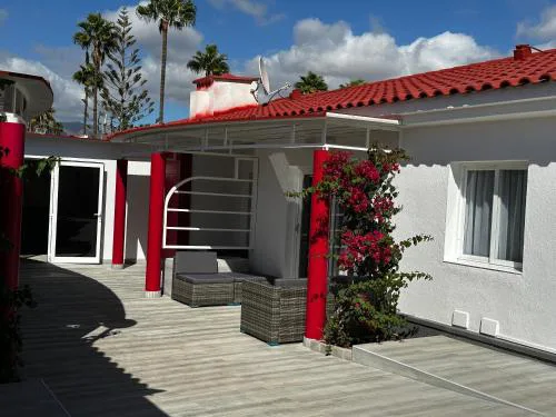 Paradise Resort - FKK Swinger & Nudist Couples Only
