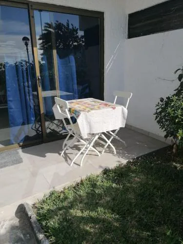 Quiet & Bright Apartment with private garden