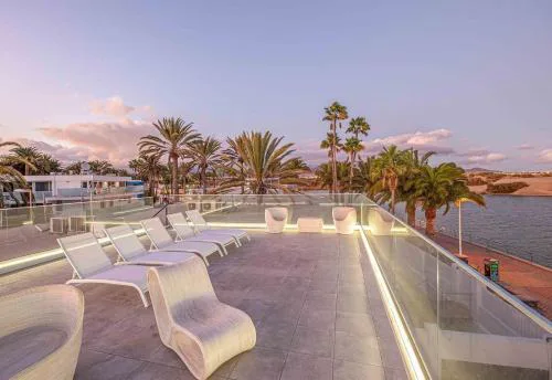 Seafront villa with jacuzzi