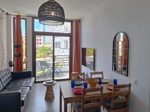 Stylish 2-Bedroom Apartment Yumbo