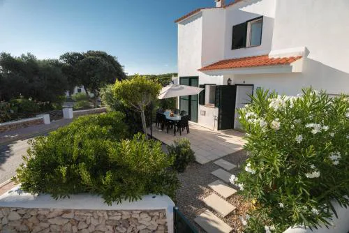 Villa 8, chalet pareado con jardín y piscina